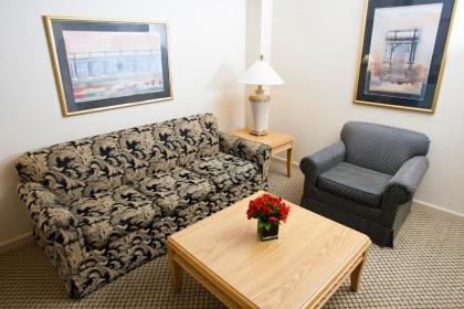 Bella Vista Suites Lake Geneva - image 13