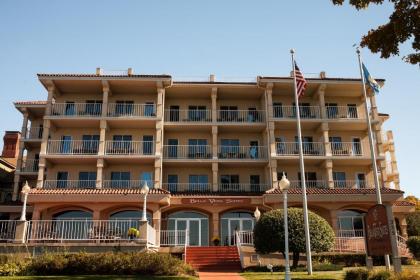 Bella Vista Suites Lake Geneva - image 2