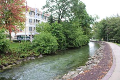 Mill Creek Hotel