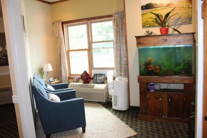 Mill Creek Hotel - image 10