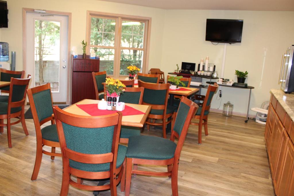 Mill Creek Hotel - image 4