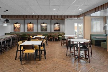 Fairfield Inn & Suites by Marriott Lake Geneva - image 4
