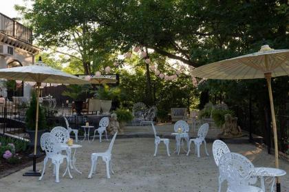 Maxwell Mansion Hotel - image 12