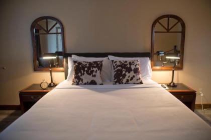 Maxwell Mansion Hotel - image 2