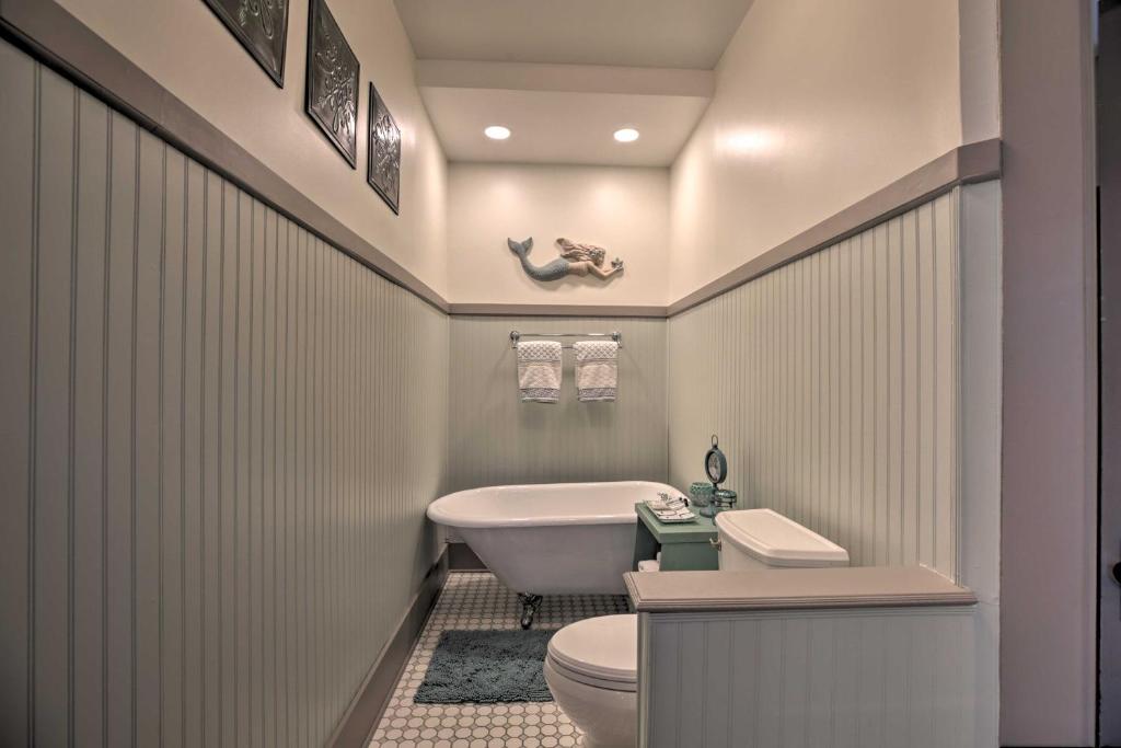 Large Pristine Lake Geneva Home in Downtown! - image 3