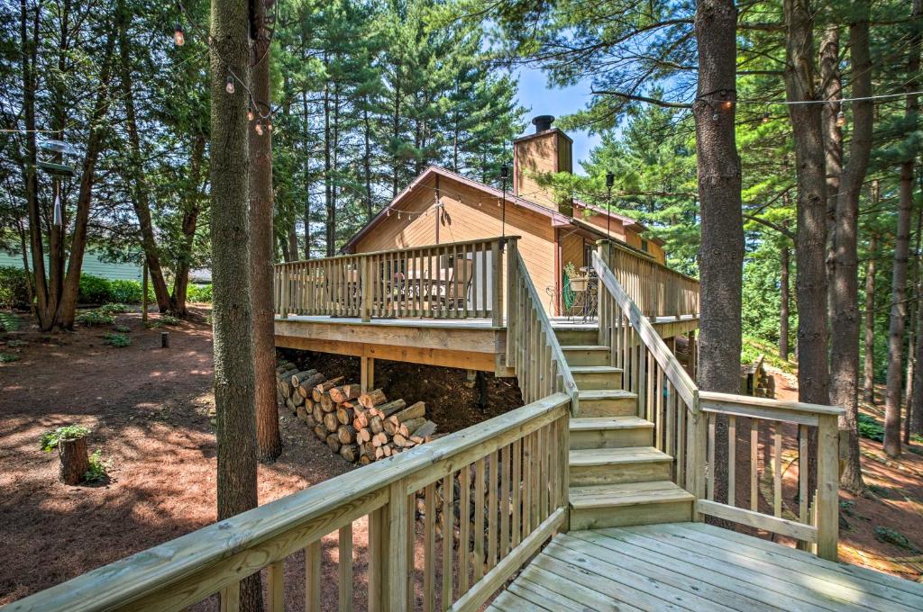 Lake Geneva Home with Fire Pit - 5 Mins to Town! - image 4