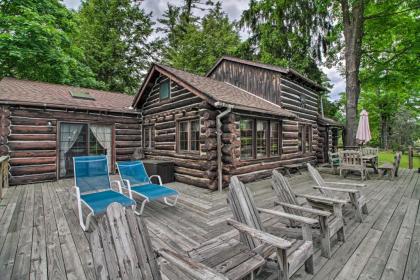 Waterfront Lake George Cabin Walk to Water - image 10