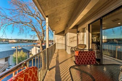Lake Hamilton Condo with Balcony and Amenities