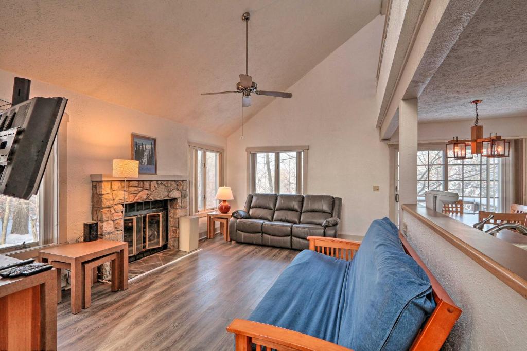 Jack Frost Ski Resort Townhome with Fireplace! - image 4