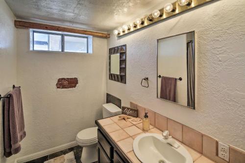 Charming Home with BBQ Balcony and Views of Lake Havasu - image 4