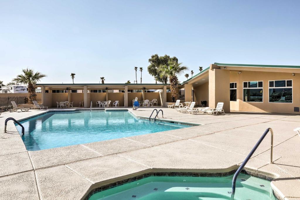 Quiet Escape Steps to Lake Havasu with Views and Grill! - image 7