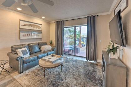 Cozy-Chic Condo with Pool 1 Block to Beach!