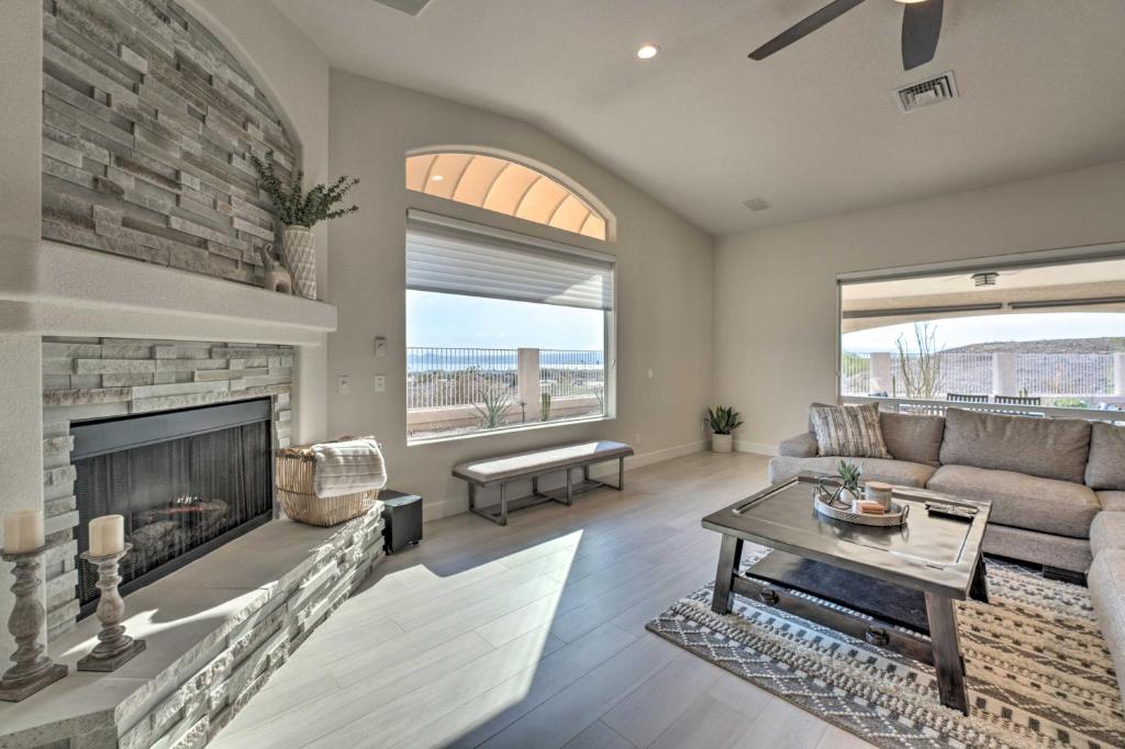 Luxurious Lake Havasu Home with Private Yard - image 3