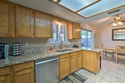 Charming House with Yard about 6 Mi to Lake Havasu! - image 10