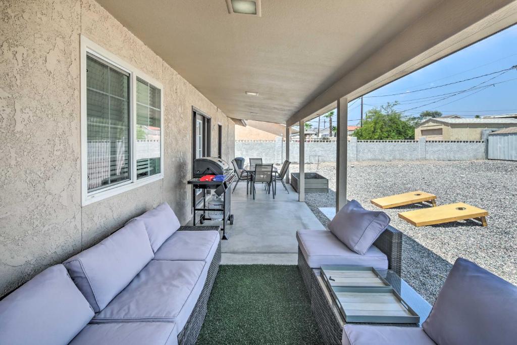 Retreat with Fire Pit 5 Miles to Lake Havasu! - image 2