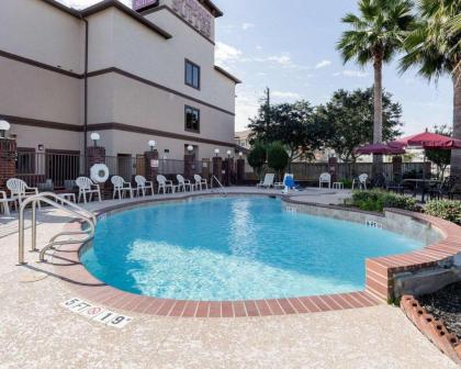 Comfort Suites Lake Jackson Clute - image 9