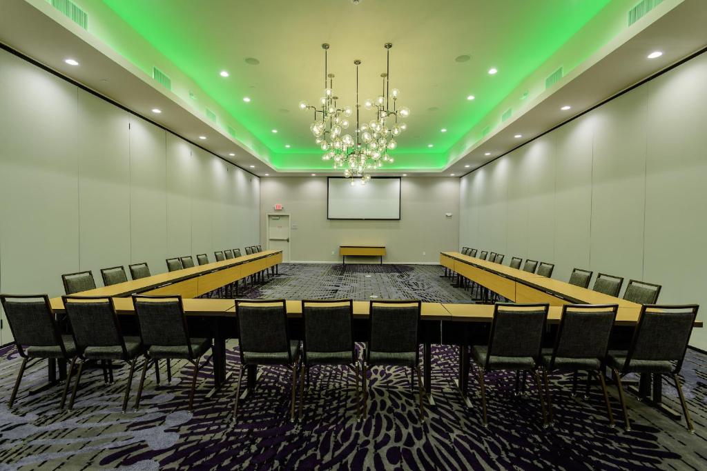 Courtyard by Marriott Lake Jackson - main image