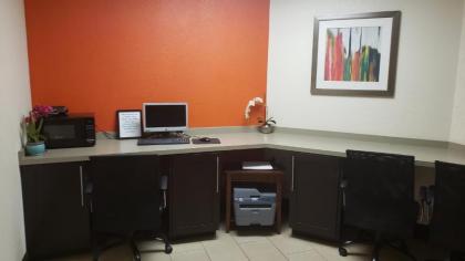Red Roof Inn Lake Jackson - image 3