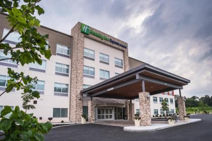 Holiday Inn Express  Suites Kingston Ulster an IHG Hotel Lake Katrine