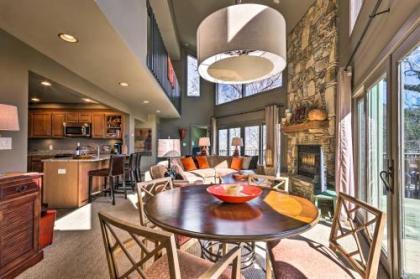 Luxe Rumbling Bald Retreat with Deck and Mtn View