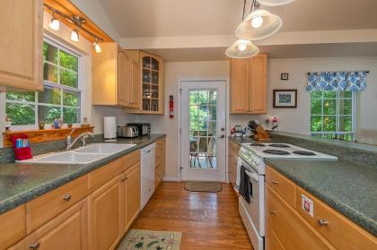 Blarney Stone Cottage - image 10