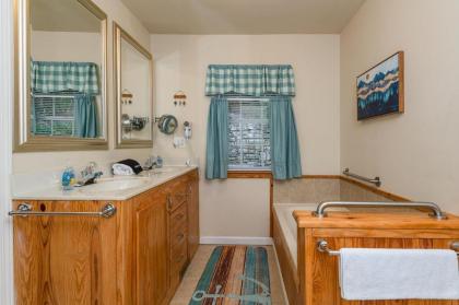 Blarney Stone Cottage - image 18