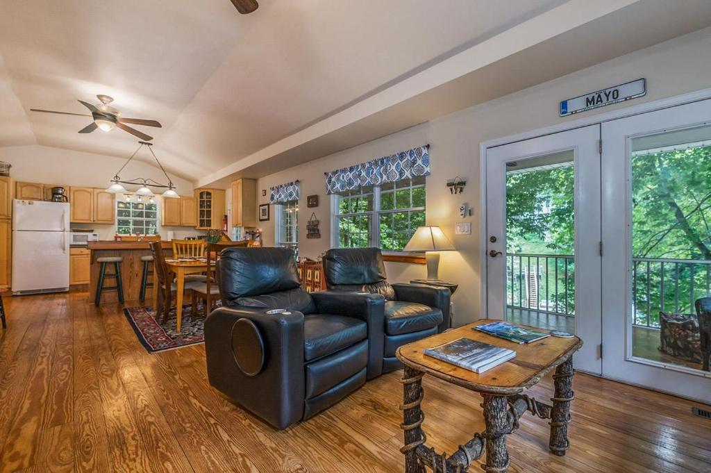 Blarney Stone Cottage - image 7