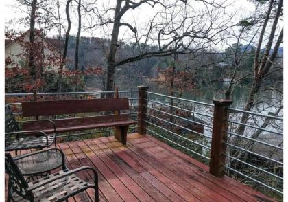 Max's Blue Lakeside Cottage - image 13