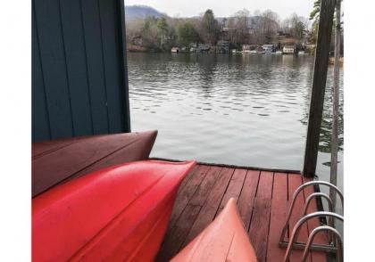 Max's Blue Lakeside Cottage - image 14