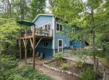 Max's Blue Lakeside Cottage - image 15