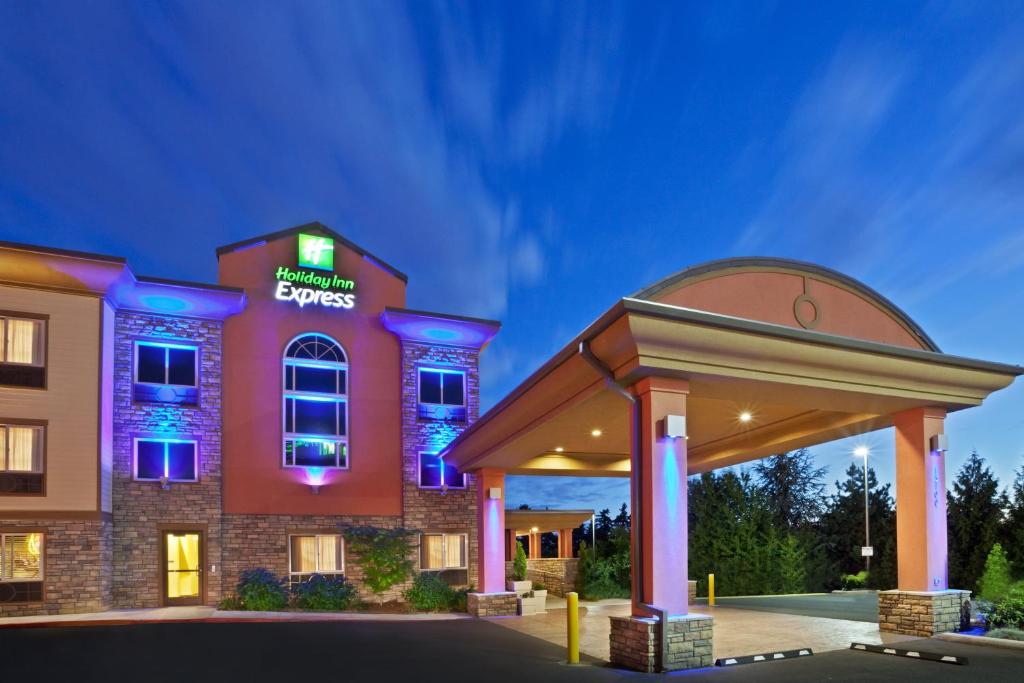 Holiday Inn Express Portland South - Lake Oswego an IHG Hotel - main image