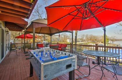 Bayview Lake House with Dock on Lake of the Ozarks Missouri