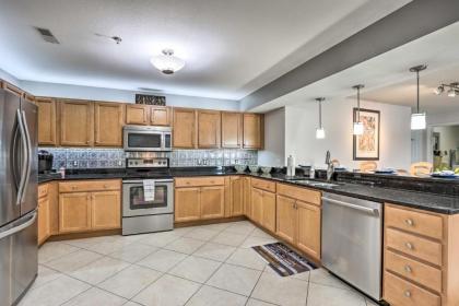 Lakefront Ozark Escape with Community Amenities - image 7