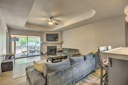 modern Condo with Fire Pit 1 mi to Lake Ozark