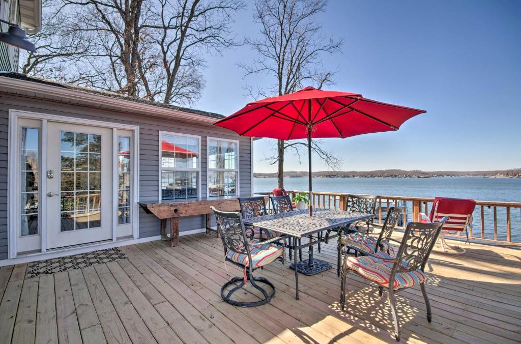 Lake Ozark Home with Martini Deck and Boat Slip! - image 4