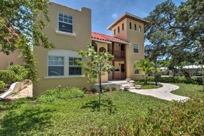 Lake Worth Apt with Ocean View about 1 Mile to Beach! - image 3