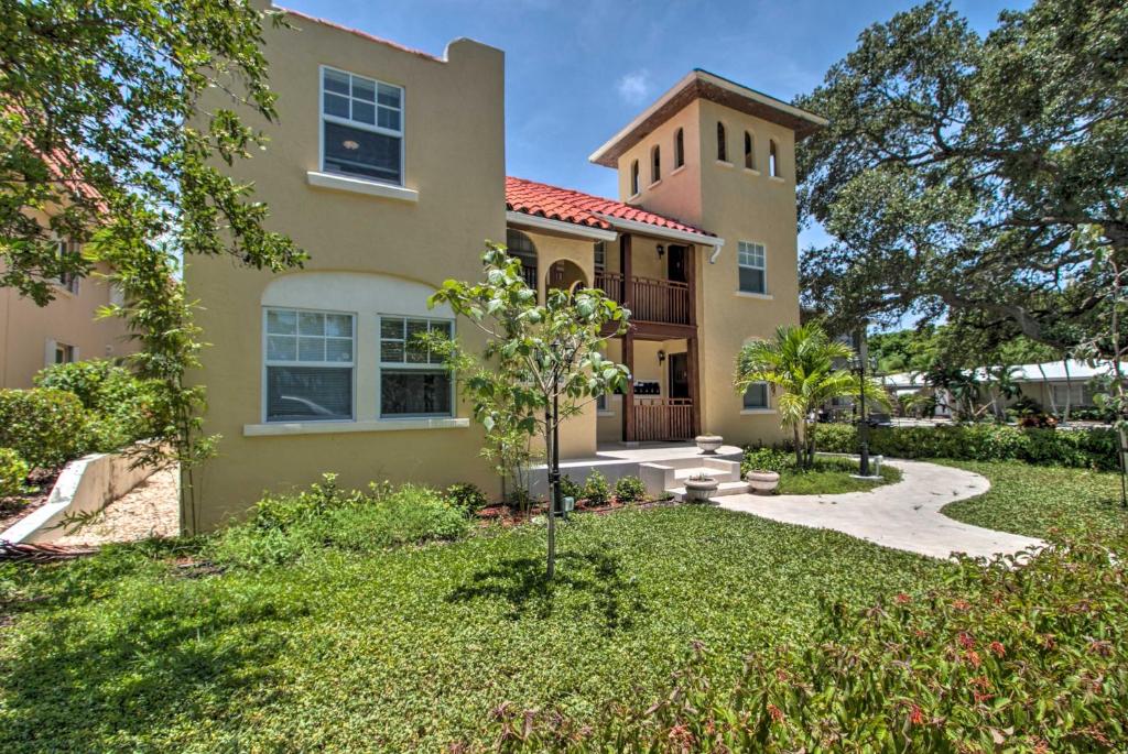 Lake Worth Apt with Ocean View about 1 Mile to Beach! - image 3