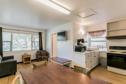 Skylark Shores Resort - image 15