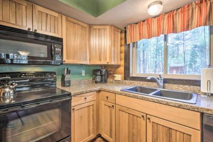 Comfy Lakeside Log Cabin - Hike Swim and Ski! - image 11