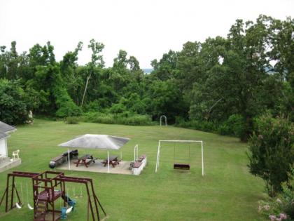 Twin Lakes Inn - image 3