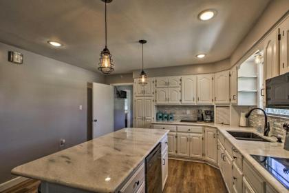 Lakeview Home - 1 Mile from Bull Shoals Lake! - image 14