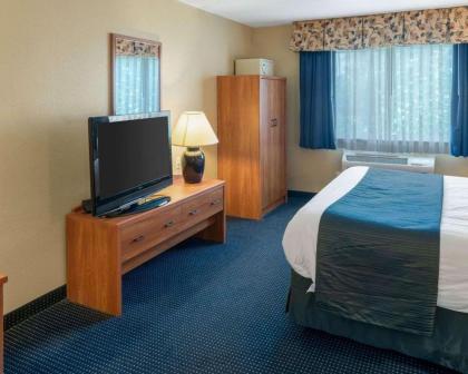 Quality Inn Lakeville - image 21