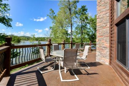 Luxury Lakefront Chalet Resort 2 Pools FREE Amenities Dock Kayaks Waterslide Missouri