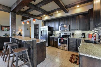 Chalets Resort Luxury Lakefront Villa Family Friendly 2 Pools Free Amenities - image 4