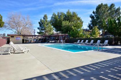 Americas Best Value Inn & Suites - Lancaster - image 15