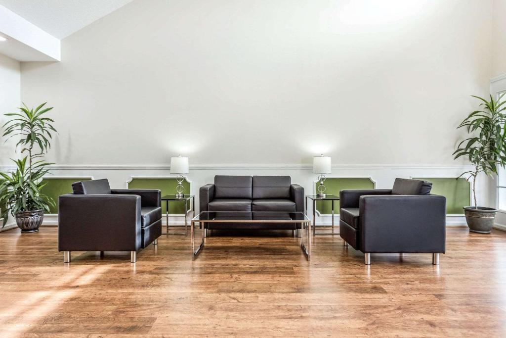 Quality Inn Lancaster - image 4