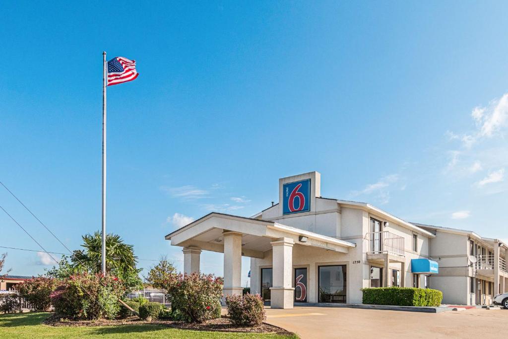Motel 6-Lancaster TX - DeSoto - Lancaster - main image