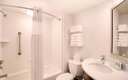 Hampton Inn Lancaster - image 3
