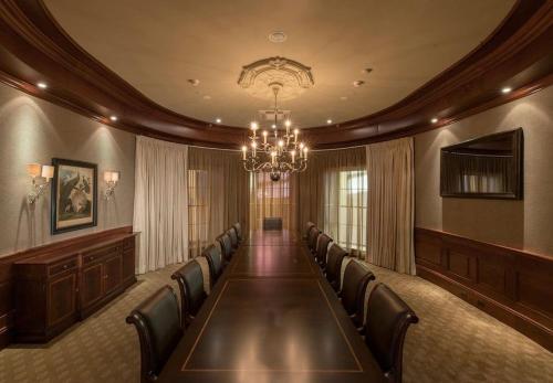 Lancaster Marriott at Penn Square - image 2