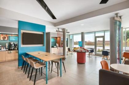 avid hotels - Lancaster an IHG Hotel - image 5